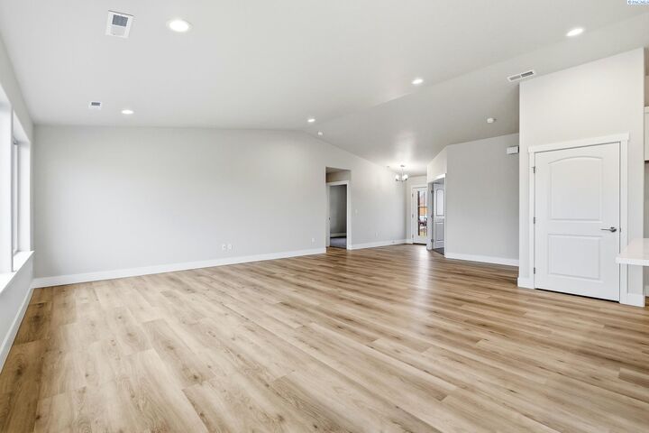 Property Photo: 10519 Atlantic Dr WA 99301