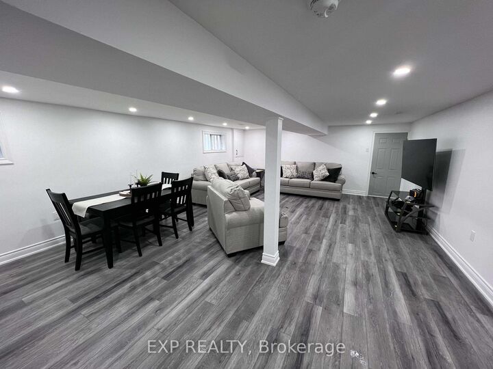 Photo de la propriété: 47 Winter Avenue Bsmt ON M1K 4L9