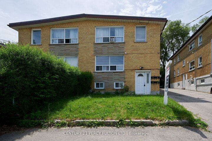 Property Photo: 2961 Lawrence Avenue E ON M1P 2V6
