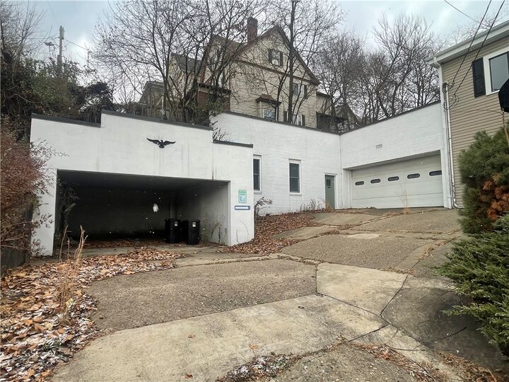 Property Photo: 701 Thompson PA 15033