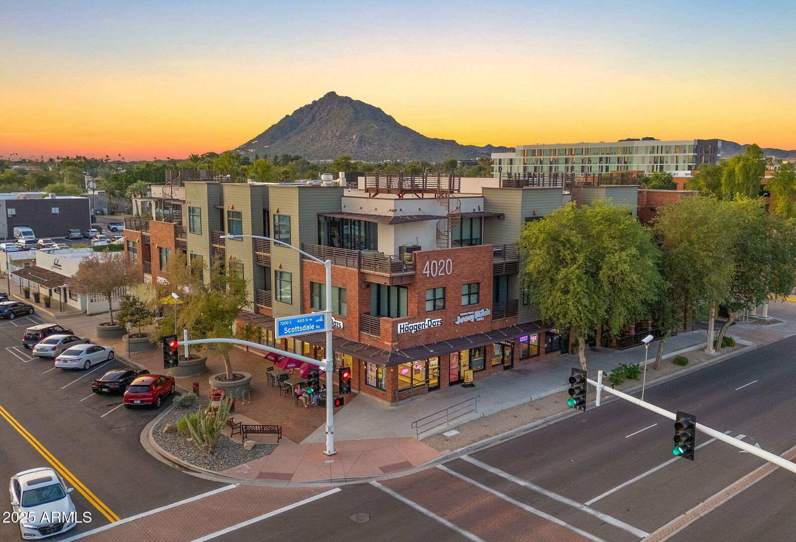 Property Photo:  4020 N Scottsdale Road 2010  AZ 85251 