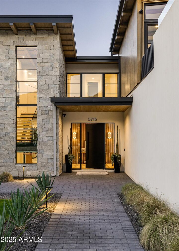 Property Photo:  5715 E Monterosa Street  AZ 85018 