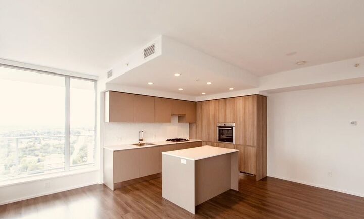 Property Photo: 3809 Evergreen Place 5002 BC V3J 0M1