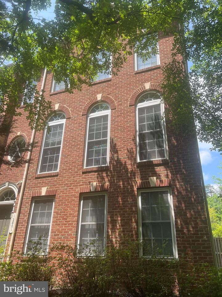 Property Photo: 12801 Half Moon Lane VA 22192