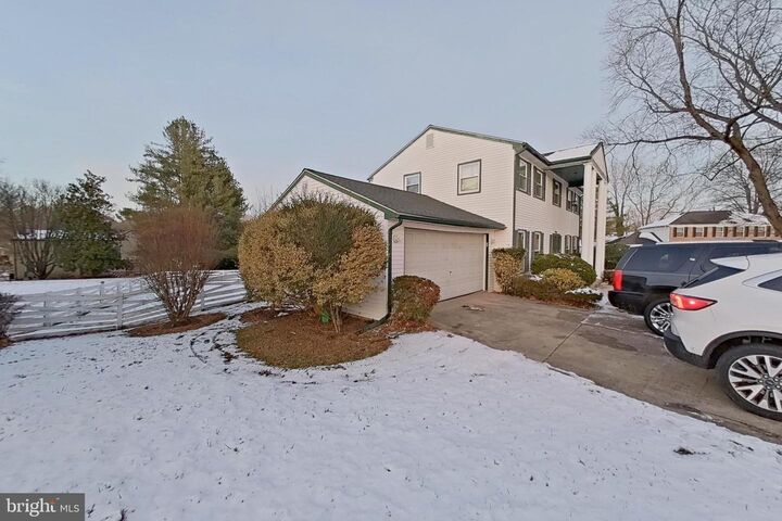 Property Photo:  11114 Lake Arbor Way  MD 20721 