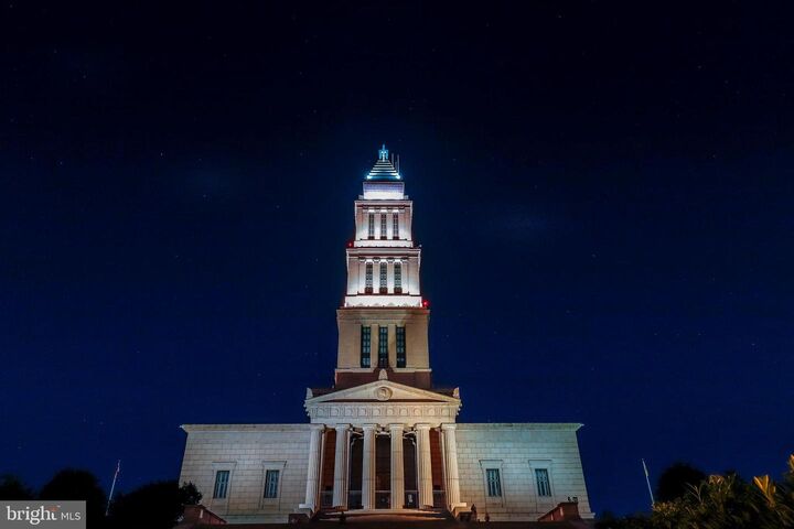 Property Photo: 2121 Jamieson Avenue 511 VA 22314