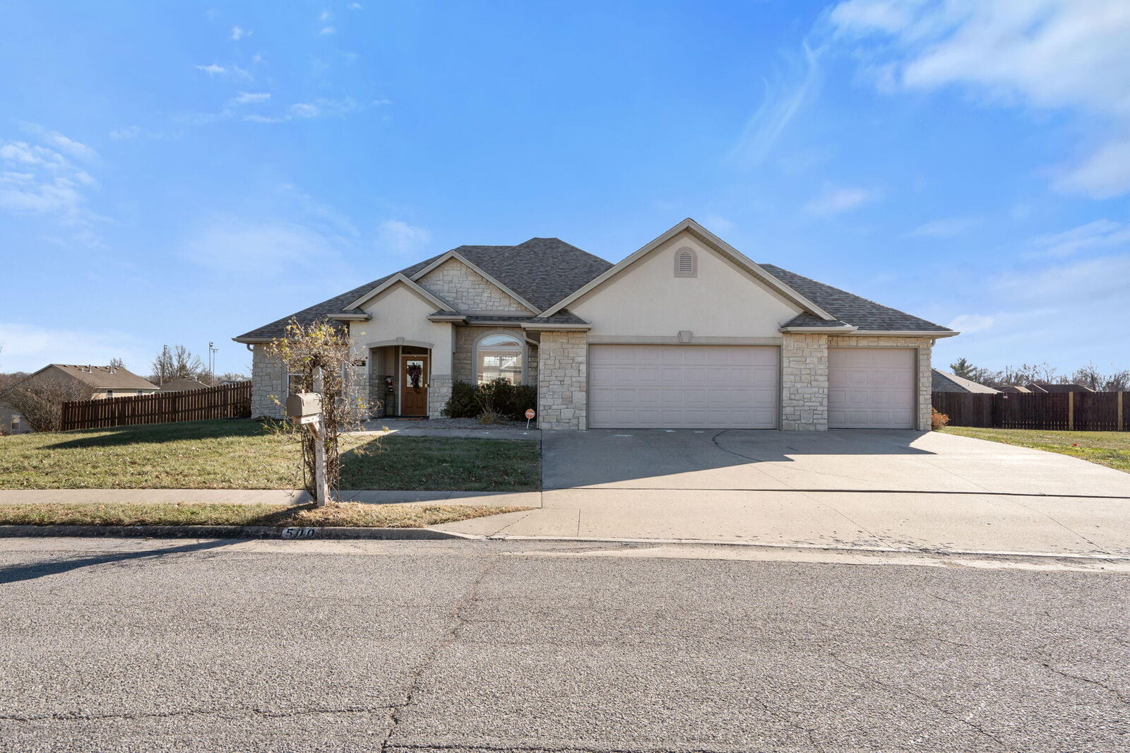 Property Photo: 500 Appaloosa Dr MO 65010