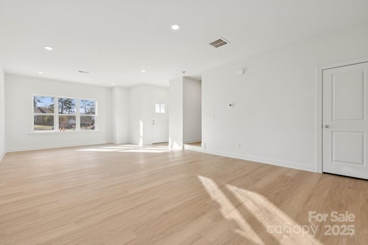 Property Photo: 5403 Toano Road NC 28215