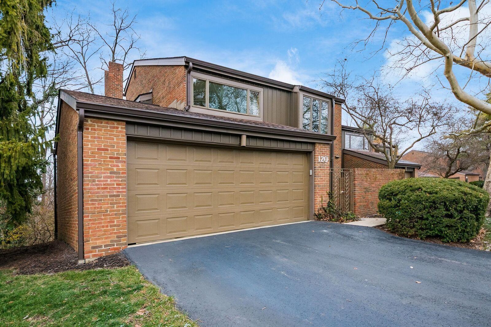 Property Photo: 120 Glen Circle OH 43085