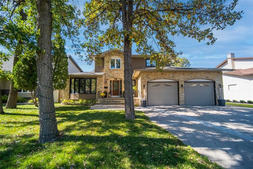 Property Photo: 1021 Kilkenny Drive MB R3T 4K5