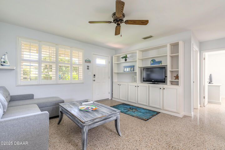 Property Photo: 3948 Cardinal Boulevard FL 32127