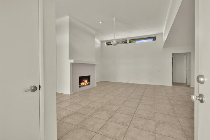 Property Photo: 1484 Versailles Drive CA 92264