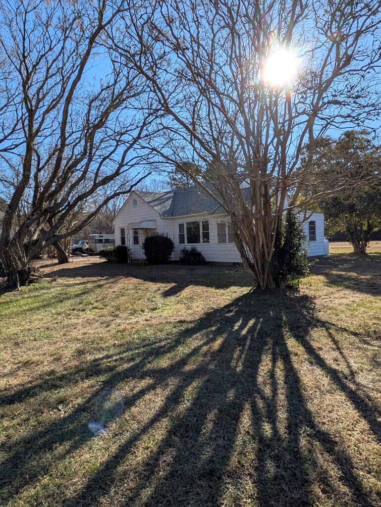 Property Photo: 7142 Martins Siding Rd VA 23405