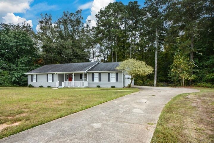 Property Photo: 2895 Fairview Road GA 30016