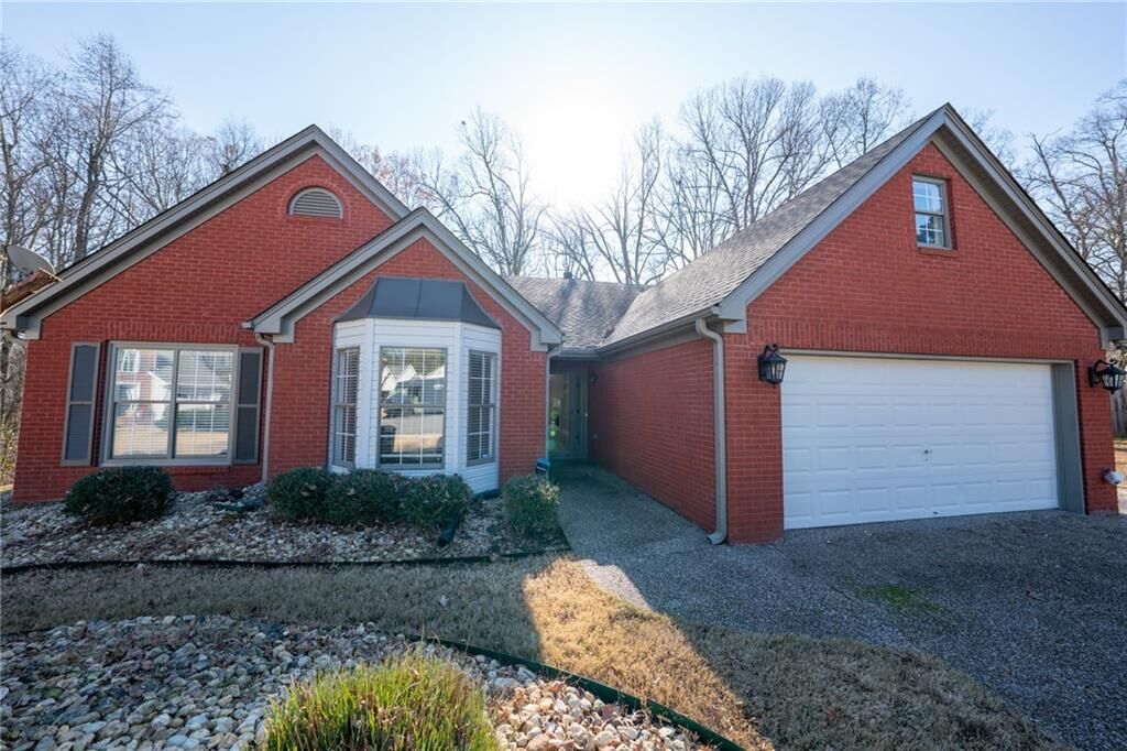 Property Photo: 3190 Hampton Trace Court GA 30519