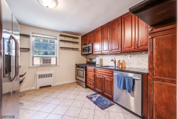 Property Photo: 445 Morris Ave 4 NJ 07081