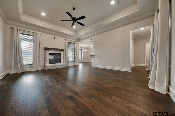 Property Photo: 12109 Oak Grove TX 75771