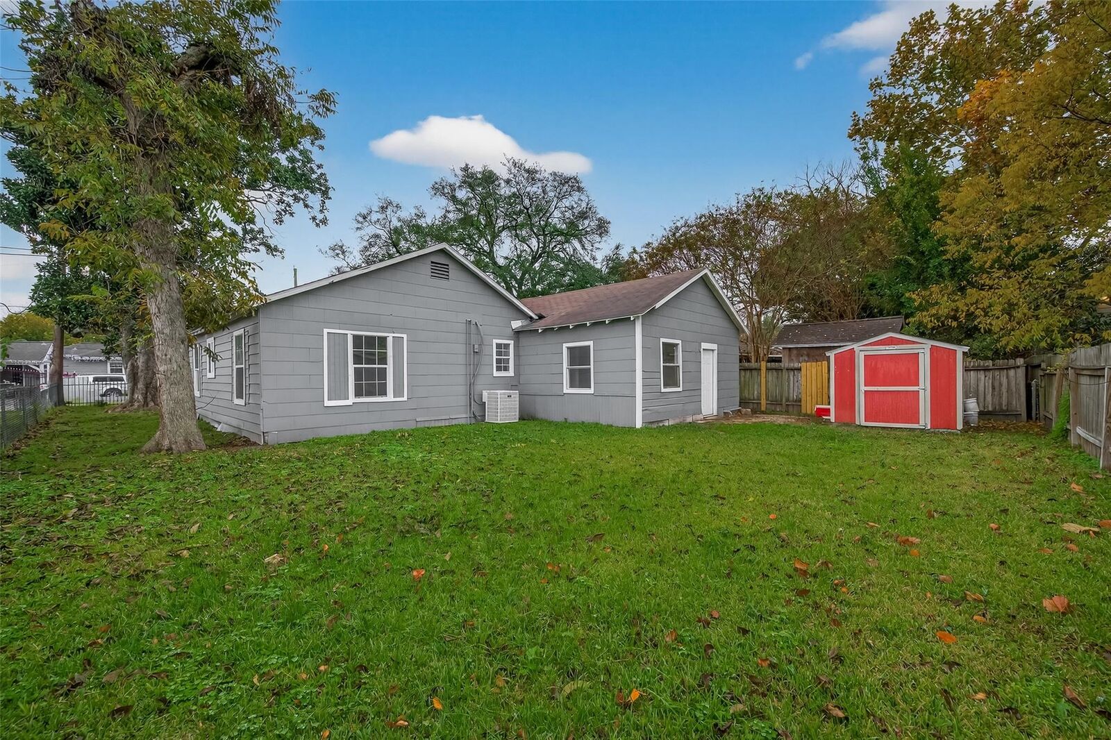 Property Photo:  120 Westfield Street  TX 77022 