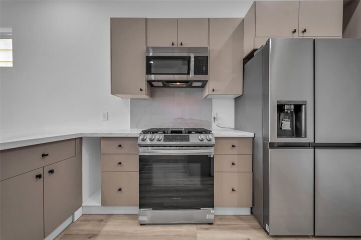 Property Photo:  15000 S Richmond Avenue 6  TX 77082 