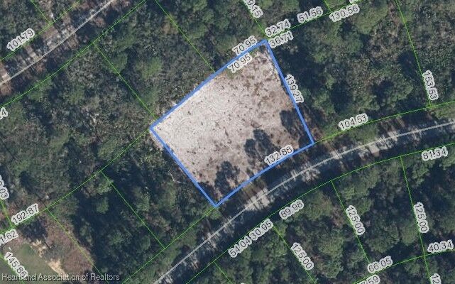 Property Photo: 3129 Locust Avenue FL 33852