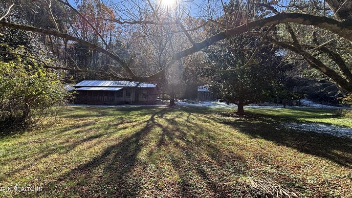 Property Photo:  211 Cates Rd  TN 37854 