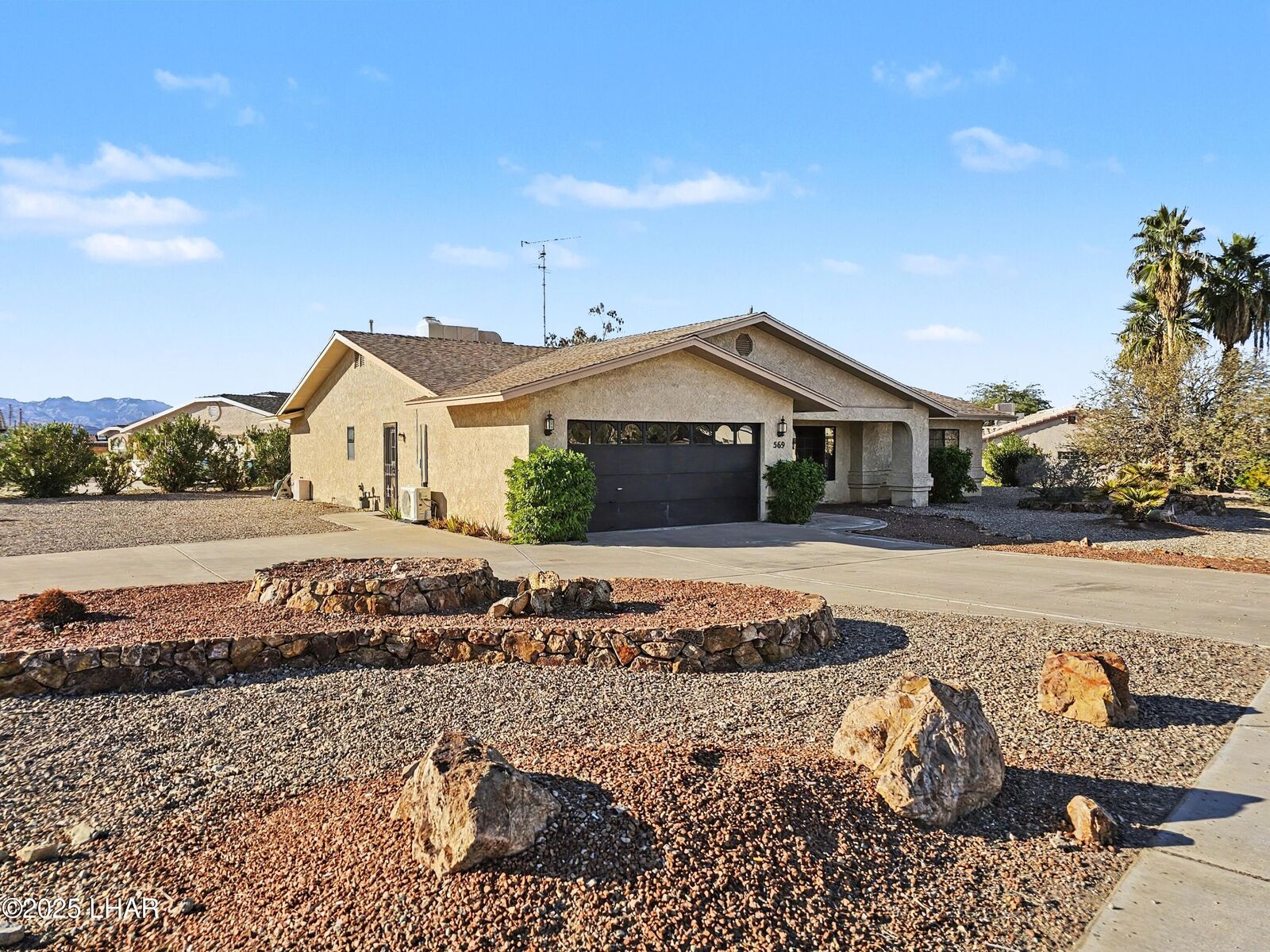 Property Photo:  569 Acoma Blvd  AZ 86403 