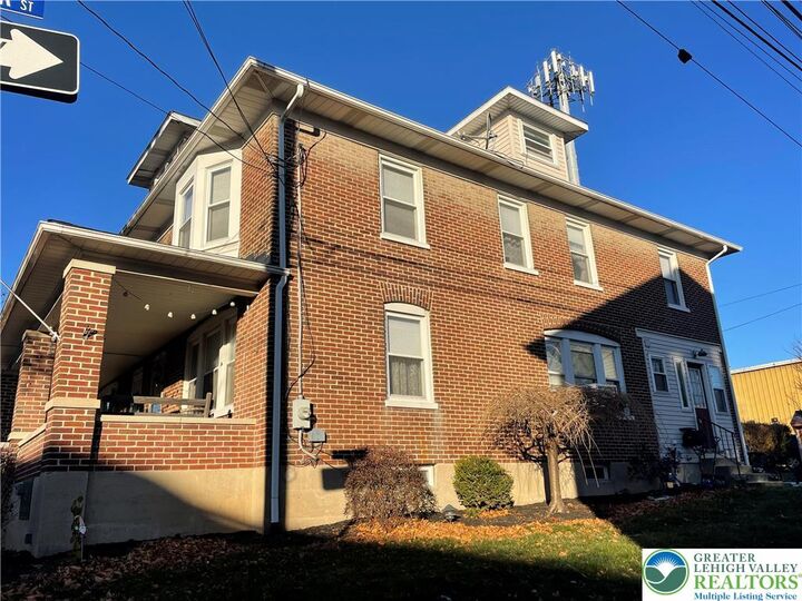 Property Photo:  121 Belvidere Street  PA 18064 