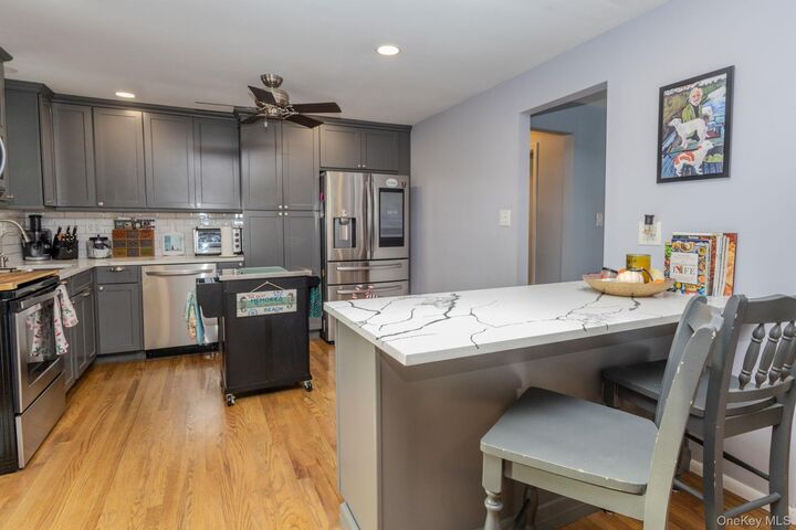 Property Photo:  70 Kent Shore Drive  NY 10512 