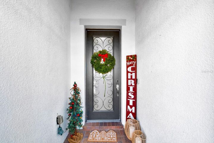 Property Photo: 4410 Baltry Court FL 34211