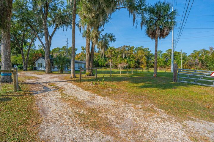 Property Photo: 212 N Sheridan Avenue FL 32720
