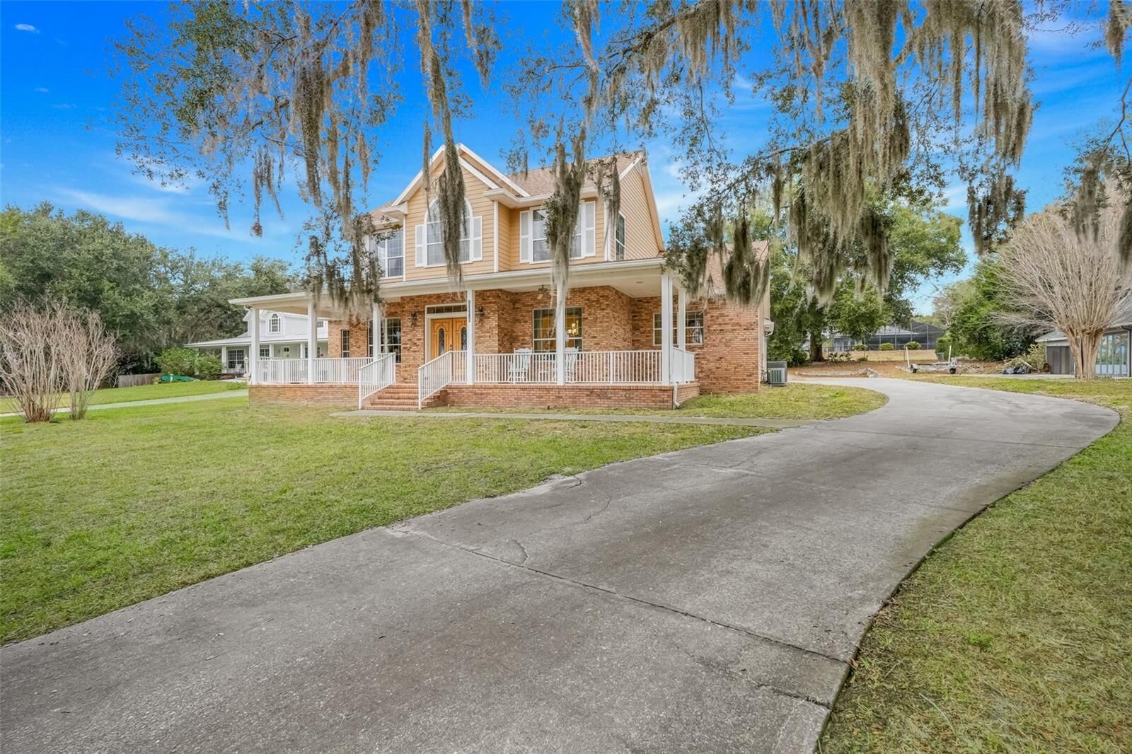 Property Photo:  10336 Lake Louisa Road  FL 34711 