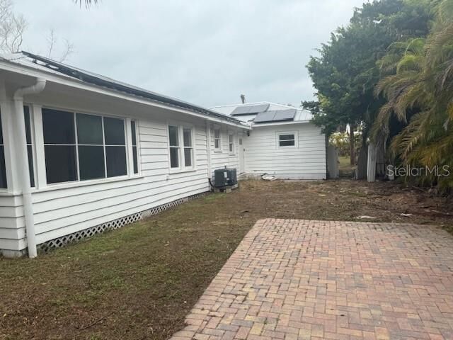 Property Photo: 617 Siesta Drive FL 34242