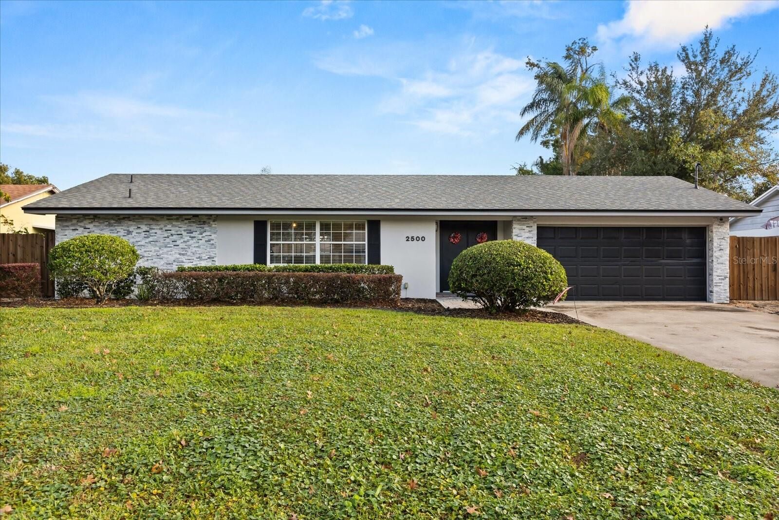 Property Photo: 2500 Lauderdale Court FL 32805