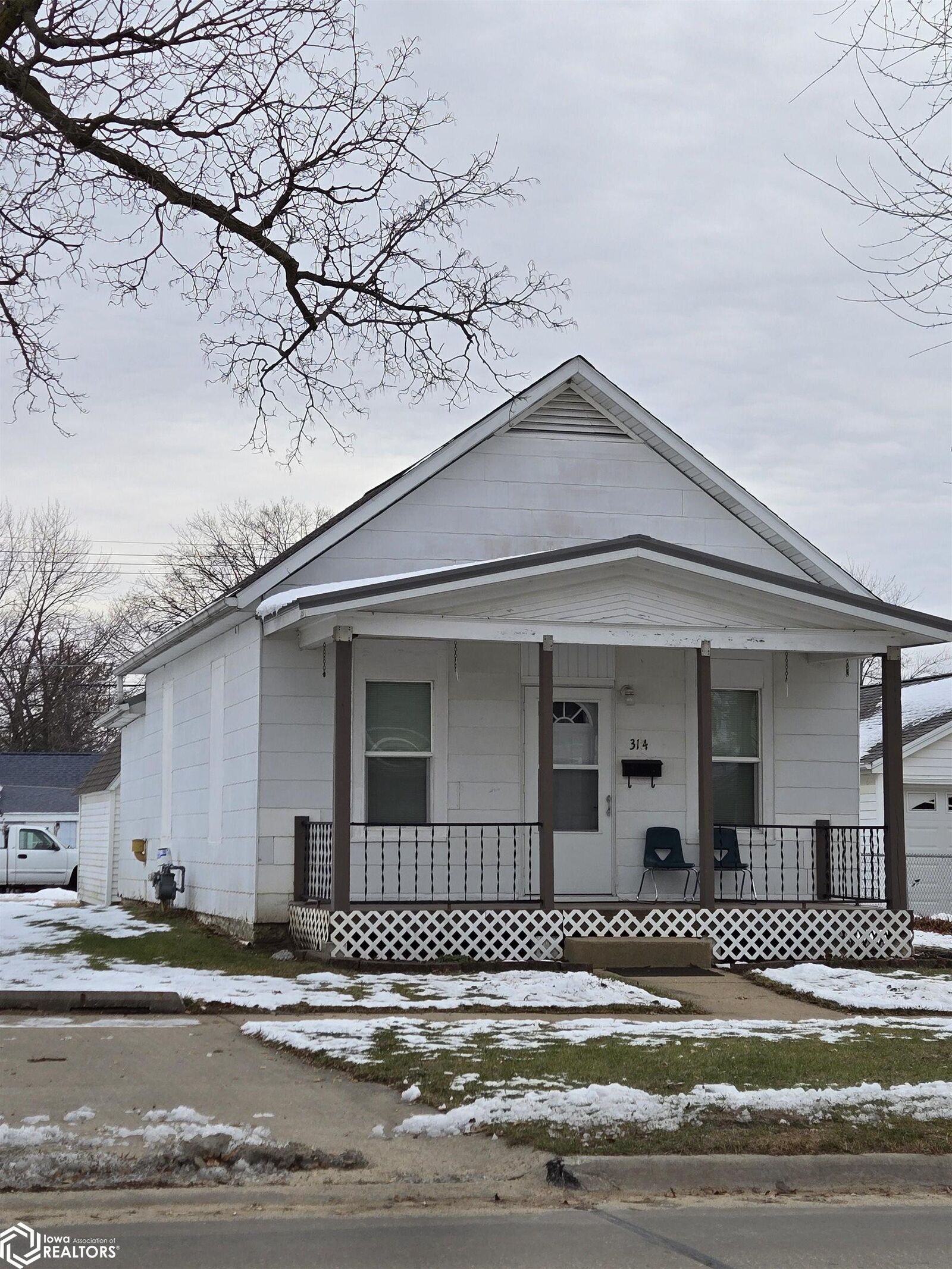 Property Photo:  314 Broadway Street  IA 52655 