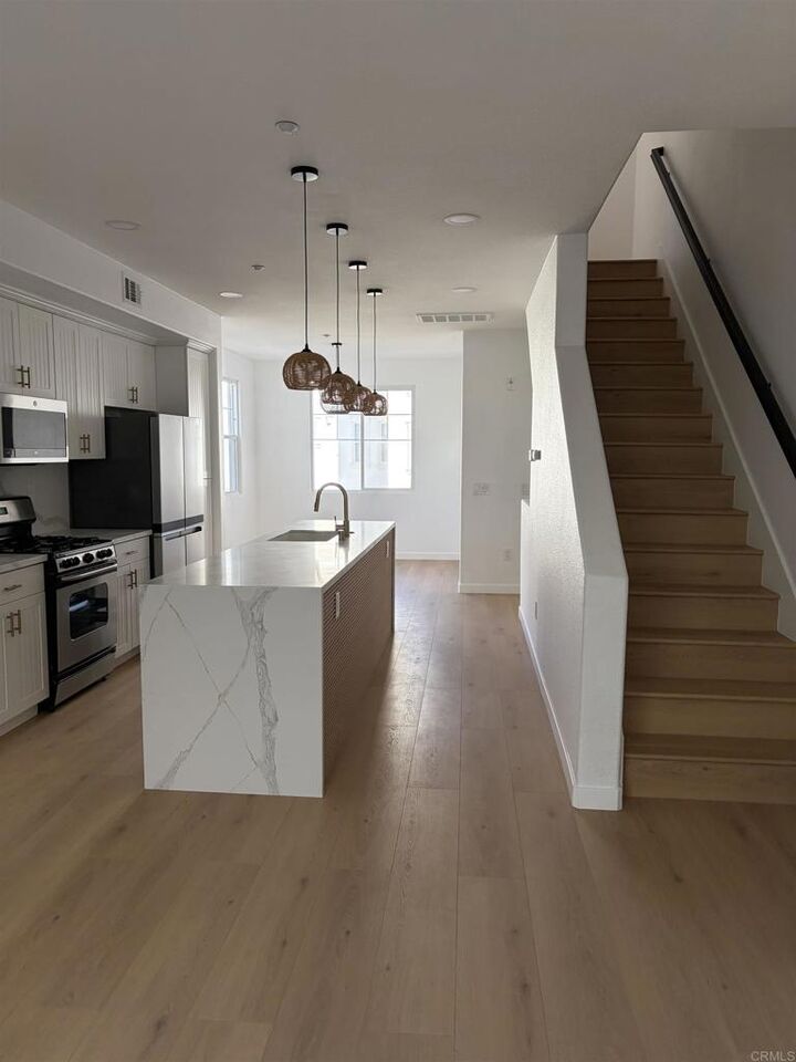 Property Photo:  815 Harbor Cliff Way 239  CA 92054 