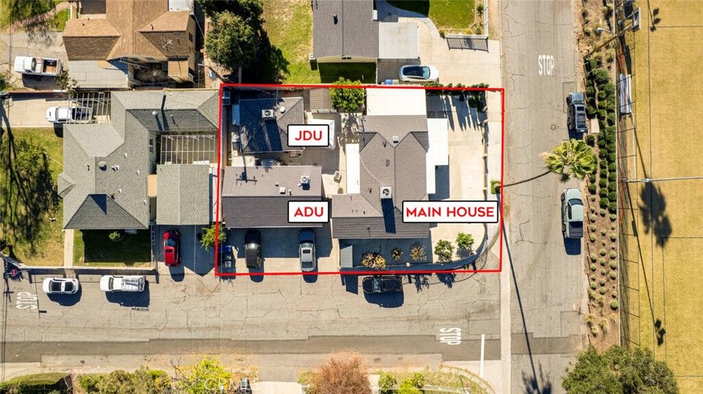 Property Photo: 1670 N Oxford Avenue N CA 91104