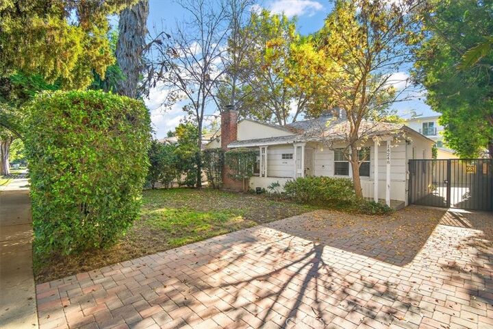 Property Photo: 14248 Friar St CA 91401