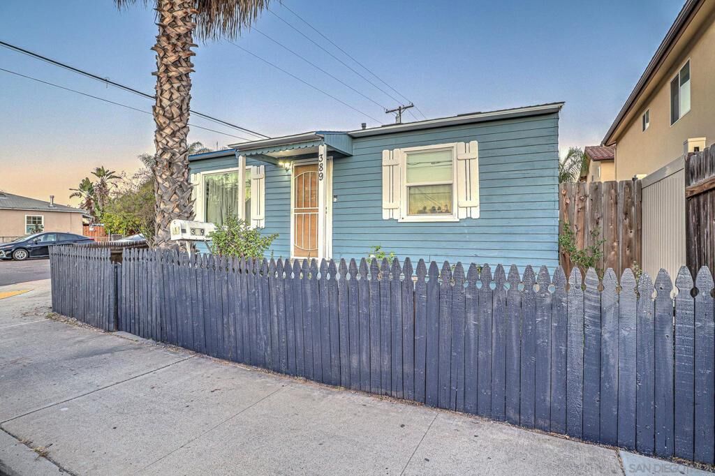 Property Photo:  389 Chambers St.  CA 92020 