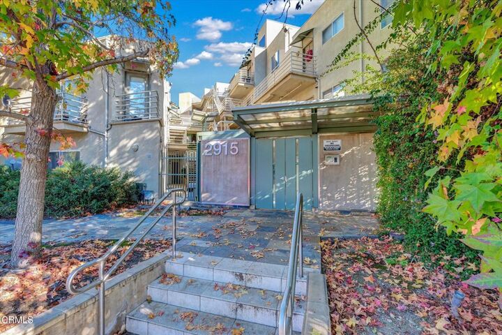 Property Photo: 2915 Montrose Avenue 628 CA 91214