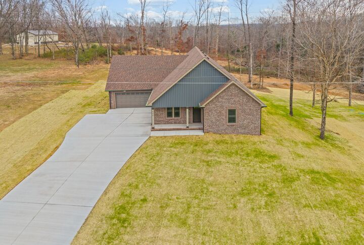 Property Photo:  940 Palmyra Rd  TN 37040 