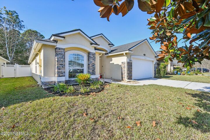 Property Photo: 607 Glendale Lane FL 32065