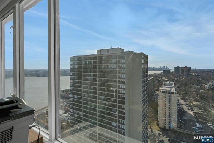 Property Photo: 6 Horizon Road 2602 NJ 07024