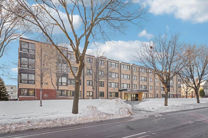 Property Photo:  2500 Blaisdell Avenue 211  MN 55404 