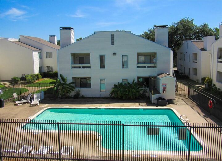 Property Photo:  7431 Holly Hill Drive 202  TX 75231 