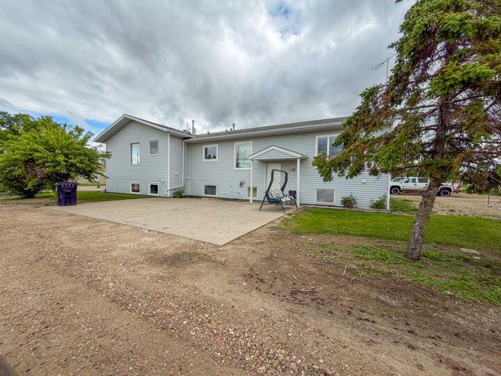 Property Photo: 1 3 Avenue SE All AB T0H 1M0
