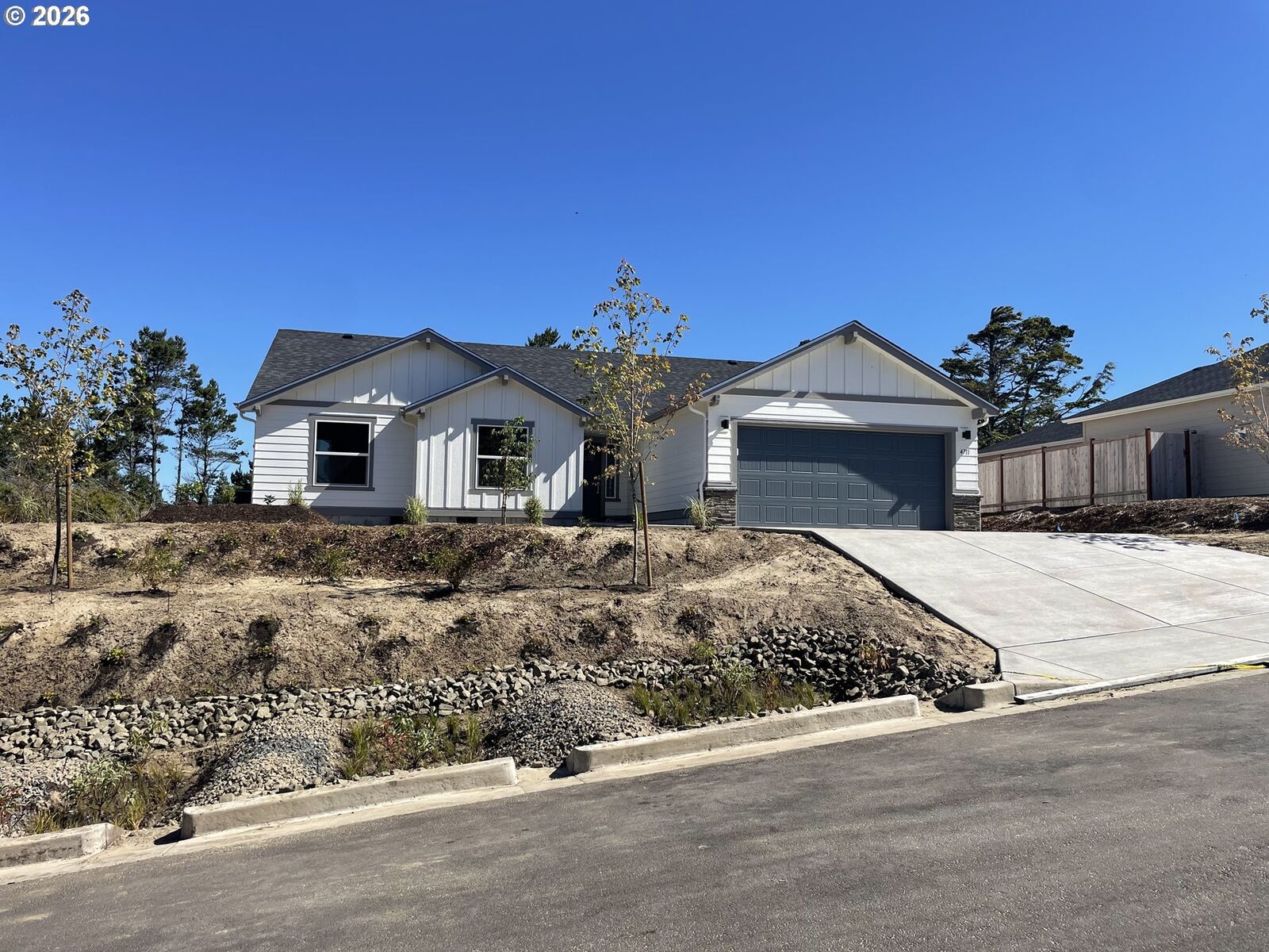 Property Photo: 4711 Stonefield Ct OR 97439