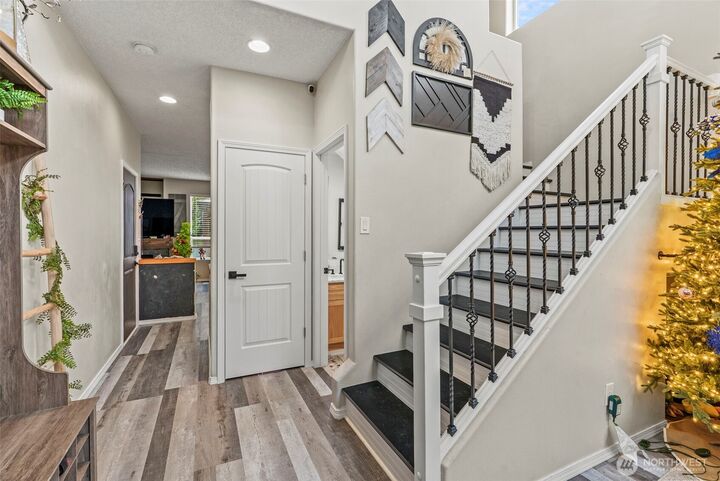 Property Photo:  803 SE 11th Way  WA 98604 