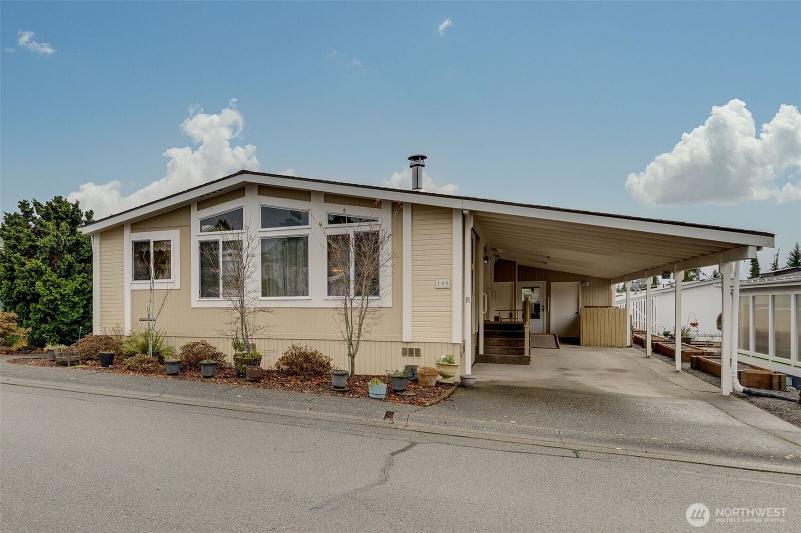 Property Photo: 1427 100th Street SW 166 WA 98204