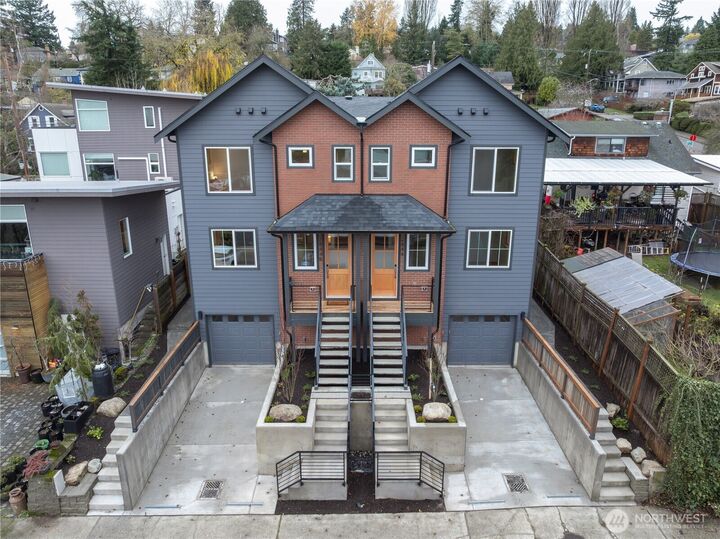 Property Photo: 2844 B 22nd Avenue W WA 98199