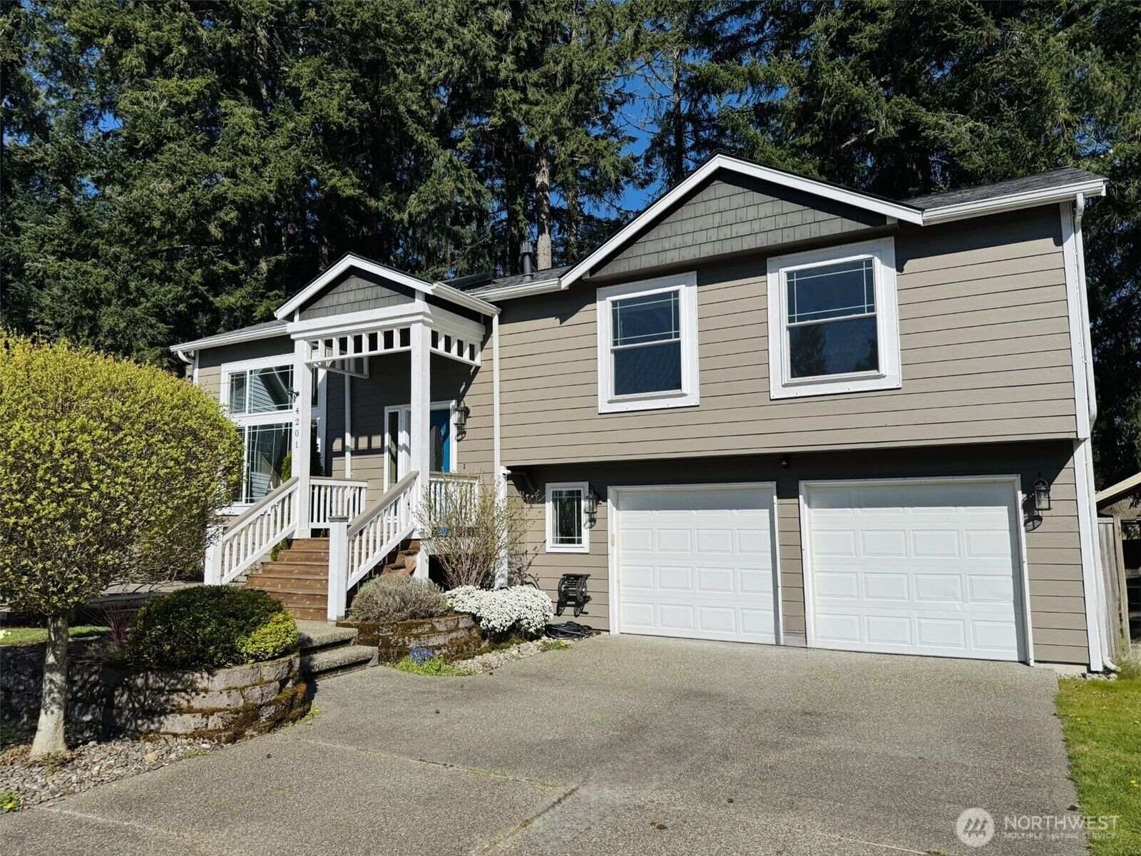 Property Photo:  4201  Arbor Court SE  WA 98503 